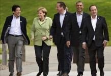 (De iz-d) El primer ministro japonés, Shinzo Abe; la canciller alemana, Angela Merkel; el primer ministro británico, David Cameron; el presidente de EE.UU., Barack Obama; y su homólogo de Francia, François Hollande, hoy durante la cumbre del Grupo de los Ocho (G8, países ricos y Rusia) que se celebra cerca de la localidad norilandesa de Enniskillen (Reino Unido). EFE