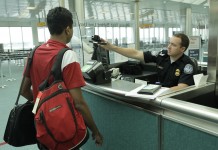 CBP detiene dominicano con documentos fraudulentos