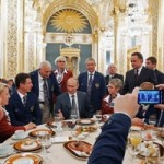 00-01a-russian-paralympians-08-12-putin-moscow