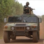 Un soldado tailandés patrulla a bordo de un vehículo armado. EFE/Archivo