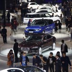 El sector chino del automóvil, el mayor del mundo tras años de ventas récord gracias al auge económico del país, afronta ahora una seria reestructuración por la ralentización económica y la crisis de las bolsas de este verano. EFE/Archivo