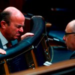 Ministro de Economia, Luis De Guindos y el Ministro de Hacienda, Cristobal Montoro, en el Parlamento