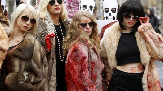 PETA se suma al “Viernes Negro” con campaña en contra del comercio de pieles