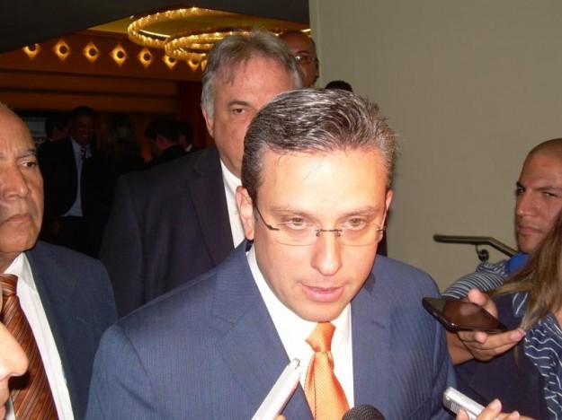 Elección de primo de gobernador para alto cargo aviva polémica en Puerto Rico