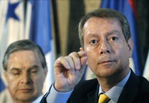 El presidente de la Cámara de Comercio de Guatemala, Jorge Briz (d). EFE/Archivo