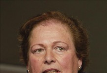 La embajadora de Estados Unidos en El Salvador, Mari Carmen Aponte, dijo que las sanciones económicas anunciadas por el Departamento del Tesoro en Washington contra seis pandilleros de la Mara Salvatrucha (MS-13) suponen "la primera parte" de acciones contra esa pandilla. EFE/Archivo