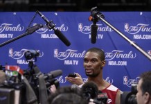 La NBA hizo el anuncio oficial de la multa y dijo que la acción se dio en el segundo periodo cuando el marcador reflejaba un parcial favorable a los Heat (32-41). EFE/Archivo
