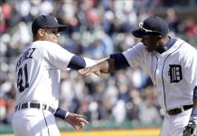 La batería también fue protagonista a través de otro venezolano, Víctor Martínez (i), que hizo sonar el bate pegando grand slam. EFE/Archivo