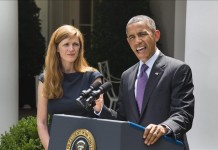 El presidente estadounidense, Barack Obama, durante una ceremonia para nombrar a Samantha Power (i) como nueva embajadora del país ante la ONU. EFE/Archivo