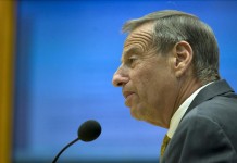 El alcalde de San Diego, Robert Earl "Bob" Filner, anunció hoy su dimisión tras el escándalo por acoso sexual en el que se vio envuelto tras la denuncia pública de al menos 17 mujeres. EFE/EPA