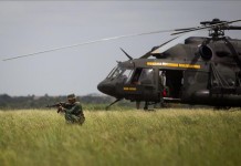 En la imagen, efectivos venezolanos del sistema antiaéreo de la Fuerza Armada Nacional Bolivariana (FANB). EFE/Archivo