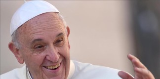 El papa Francisco a su llegada a la audiencia general en la plaza de San Pedro en el Vaticano. EFE/Archivo