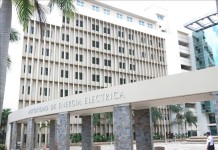 La elevada factura eléctrica ahoga las economías familiares y lastra la competitividad. EFE/archivo