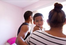 Dylan, de 3 años, es un ciudadano estadounidense hijo de inmigrantes y podría ser considerado un "bebe ancla" dado el estatus migratorio de uno de sus padres. EFE/Archivo