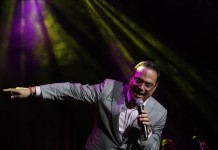El salsero puertorriqueño Gilberto Santa Rosa ofrece un concierto en el anfiteatro Nuryn Sanlley en Santo Domingo (República Dominicana). EFE/Archivo