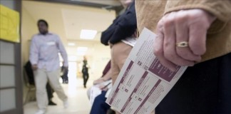 Elecciones Canadá, el organismo público encargado de organizar la votación, dijo hoy que más de 3,6 millones de canadienses han votado ya de forma adelantada y que espera este lunes una asistencia masiva a los centros de votación. EFE/Archivo