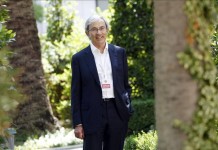 Fotografía tomada el pasado 1 de junio en la que se registró al premio Nobel de Economía en 2010, el chipriota de origen griego Christopher Pissarides, quien desaconsejó crear una moneda única para América Latina, aunque valoró el caso de Ecuador y Panamá, países dolarizados. Archivo