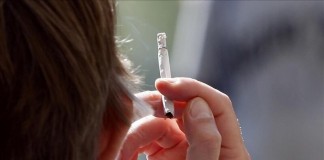 Más de 100.000 mujeres serán diagnosticadas con cáncer de pulmón este año y se estima que más de 71.000 mueran a causa de la enfermedad, que tiene un índice de supervivencia de cinco años de apenas el 18 por ciento. Archivo
