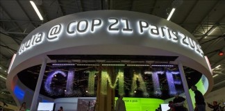 Vista de la decoración de la Cumbre del Clima celebrada en Le Bourget, al norte de París, Francia hoy.