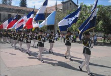 Presentación militar organizada por el Ejército de Nicaragua a las afueras de la catedral metropolitana de León, incluida en la Lista del Patrimonio Mundial de la Humanidad por la Unesco, y en donde reposan los restos de Rubén Darío este 18 de enero de 2016, en el 149 aniversario del natalicio del poeta.