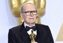 El maestro Ennio Morricone logró hoy su primer Óscar, por la banda sonora compuesta para "Los odiosos ocho", de Quentin Tarantino. EFE